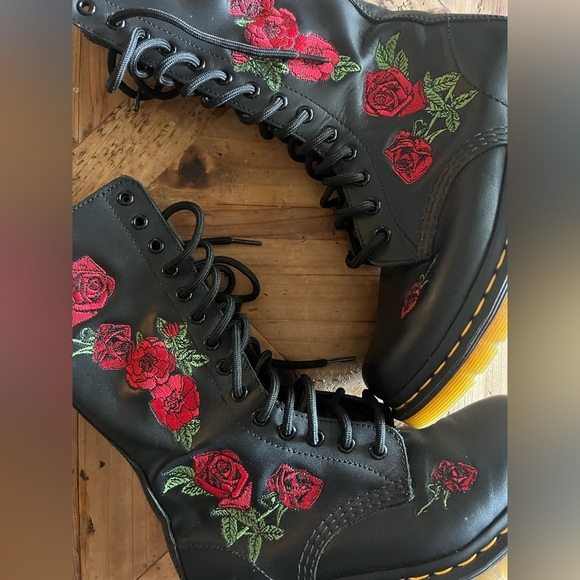 Dr Martens Floral Embroidered Boots - Picture 6 of 6